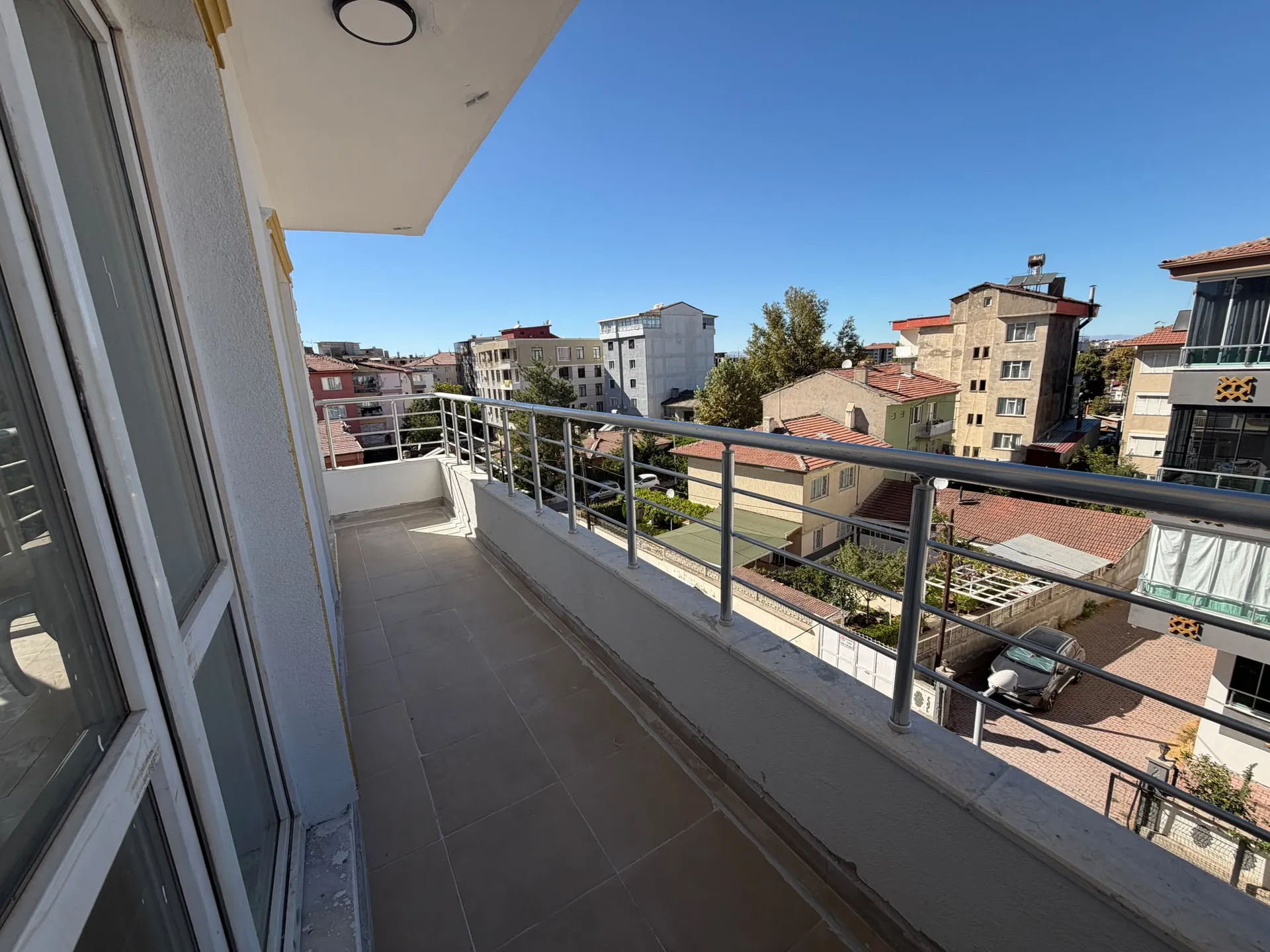MED YAPI TUTAL DAN KOYUNOĞLUNDA 2+1 KİRALIK DAİRE