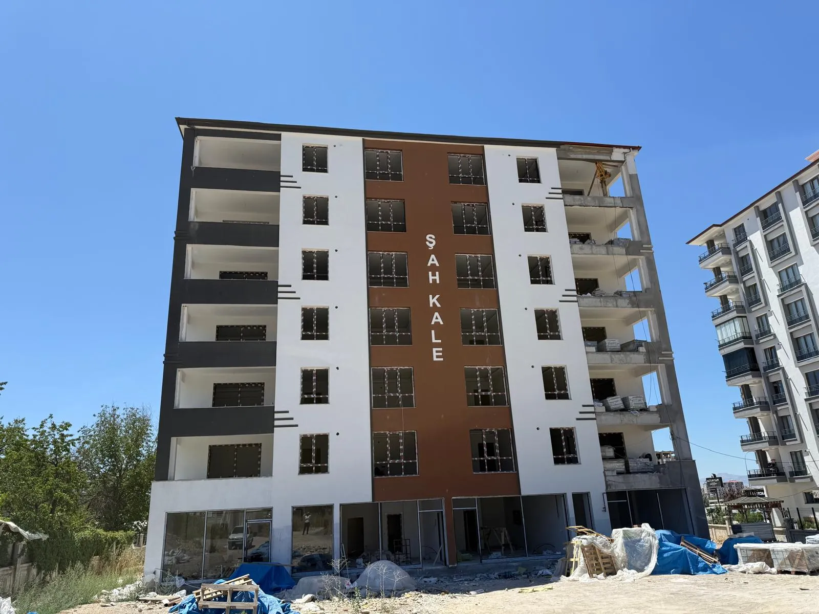 KARAKAVAK MAHALLESİ'NDE SATILIK MODERN 3+1 DAİRE
