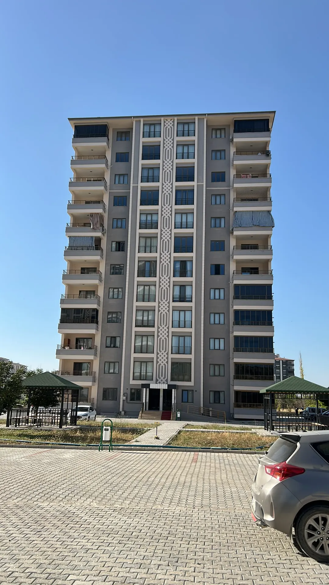 BOSTANBAŞI'NDA HARİKA KONUMDA SATILIK FIRSAT DAİRE!
